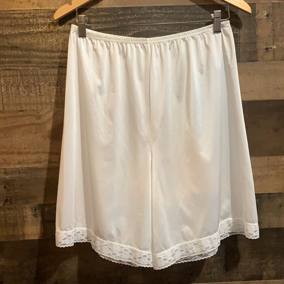 Vintage White Nylon Lacy Bloomers Slip Shorts Med